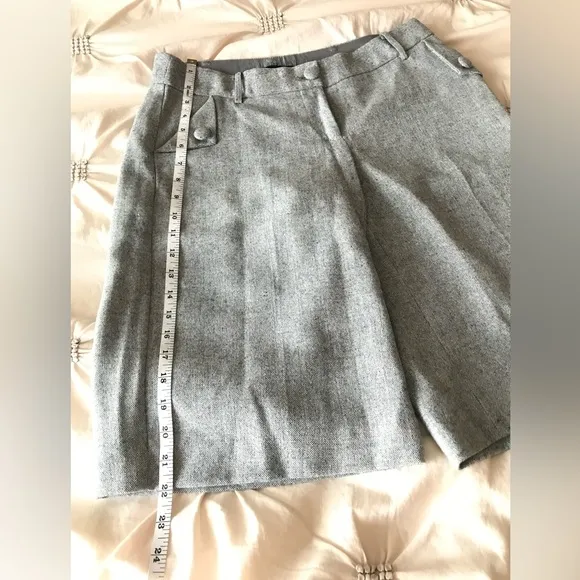 Arden B light grey wide shorts. NWT in sz 4