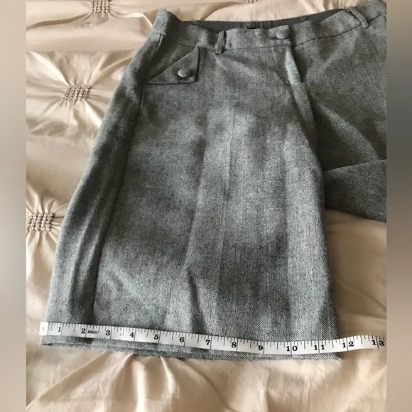 Arden B light grey wide shorts. NWT in sz 4