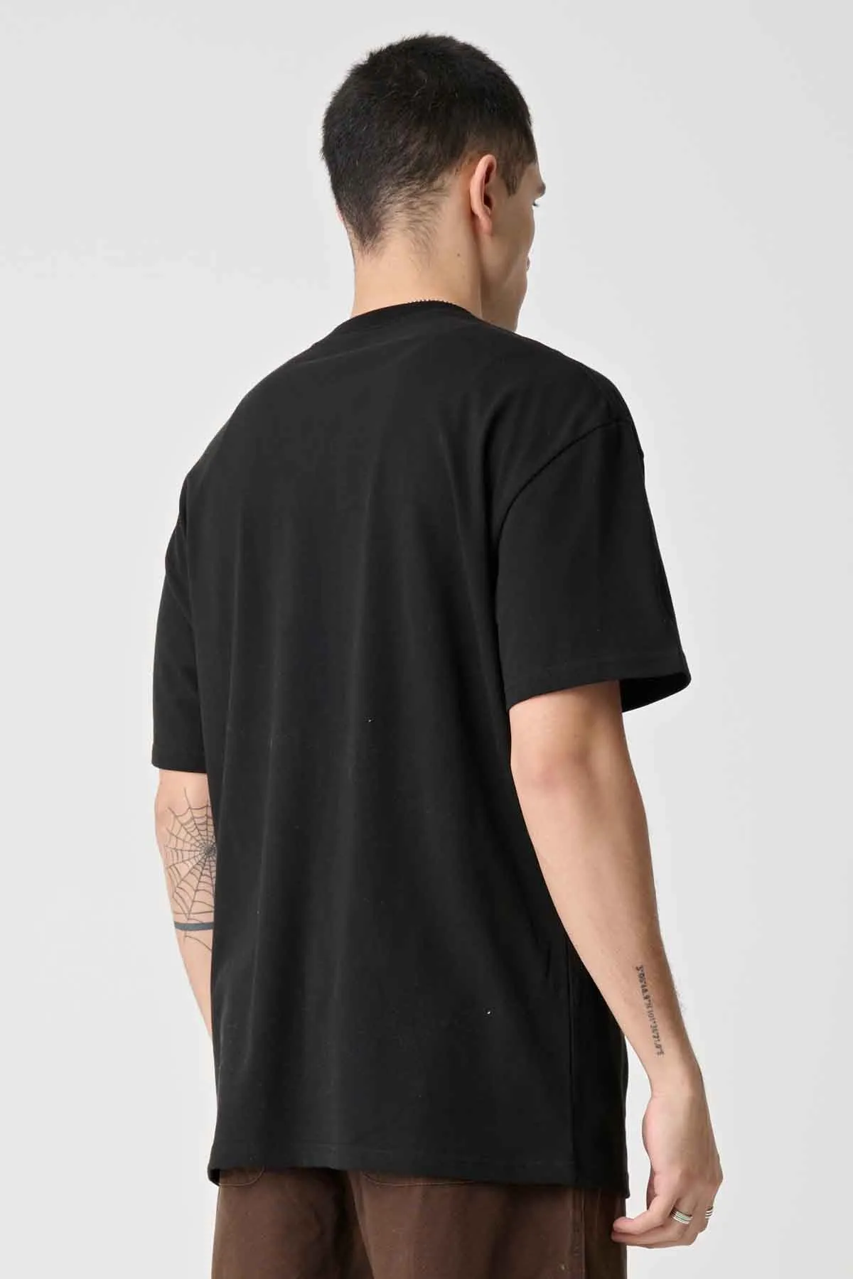 COLOUR COLLEGE TEE - BLACK