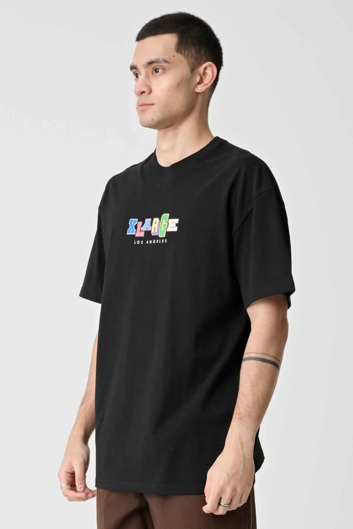 COLOUR COLLEGE TEE - BLACK