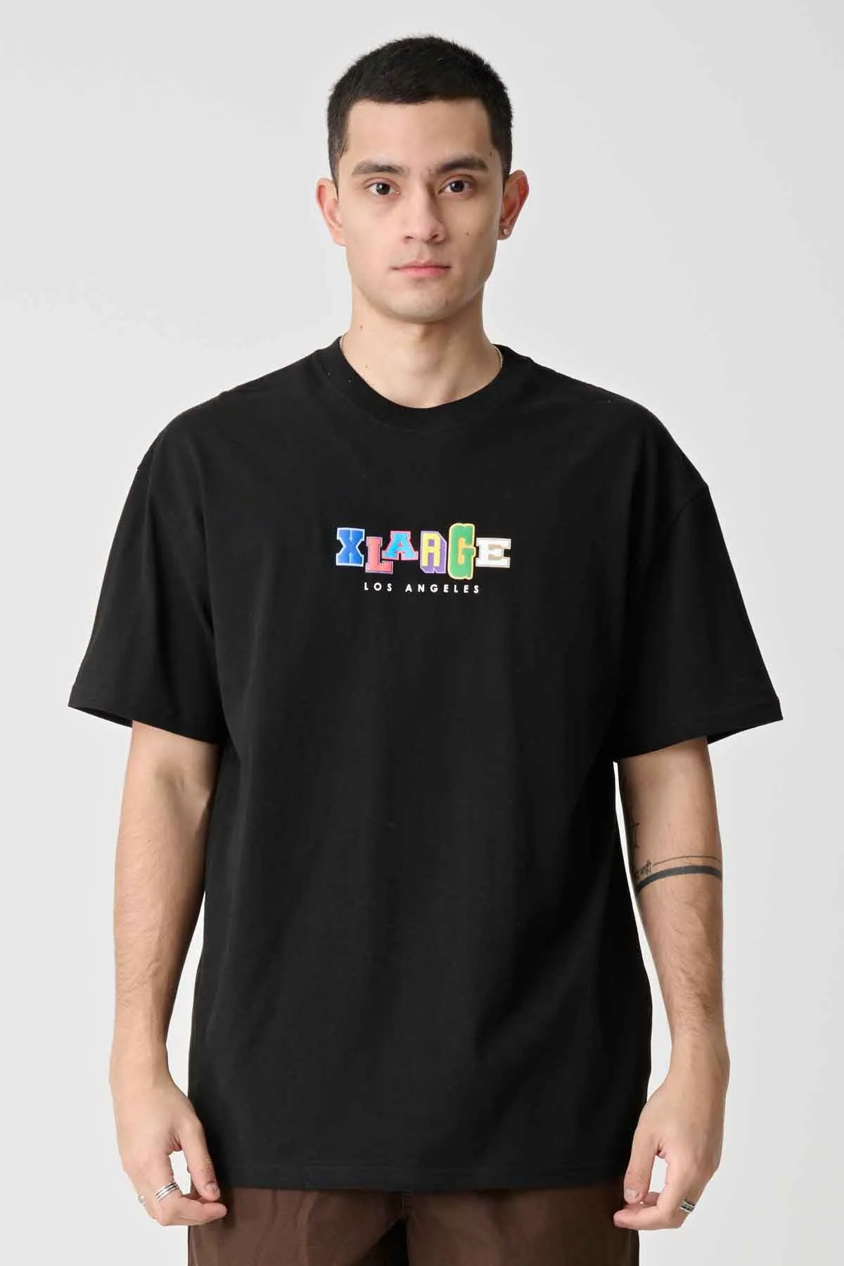 COLOUR COLLEGE TEE - BLACK