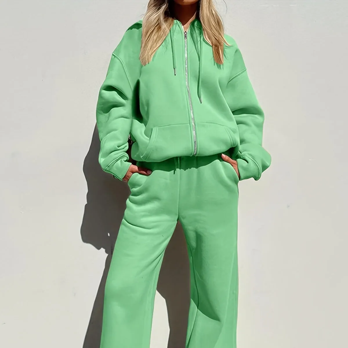 Cozy Casual Solid Hooded Top and Matching Pant Two-Piece Set for Active Days and Relaxed Weekends
