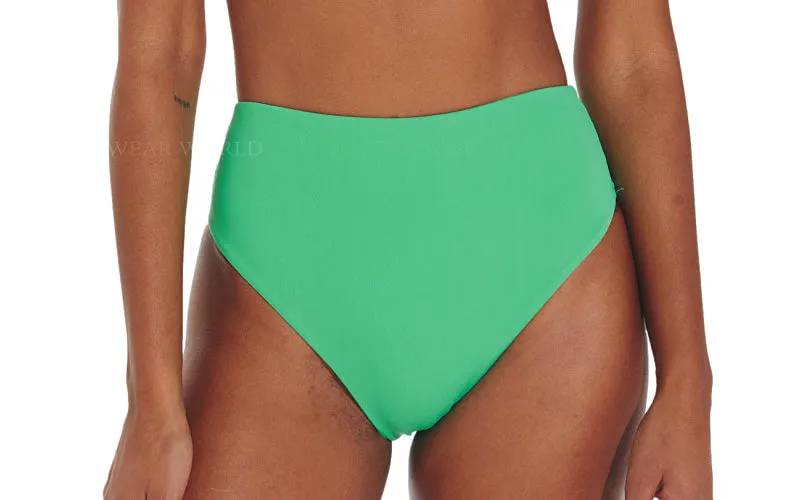 Dora Kira-Bela Hot Pants Bikini ::RET
