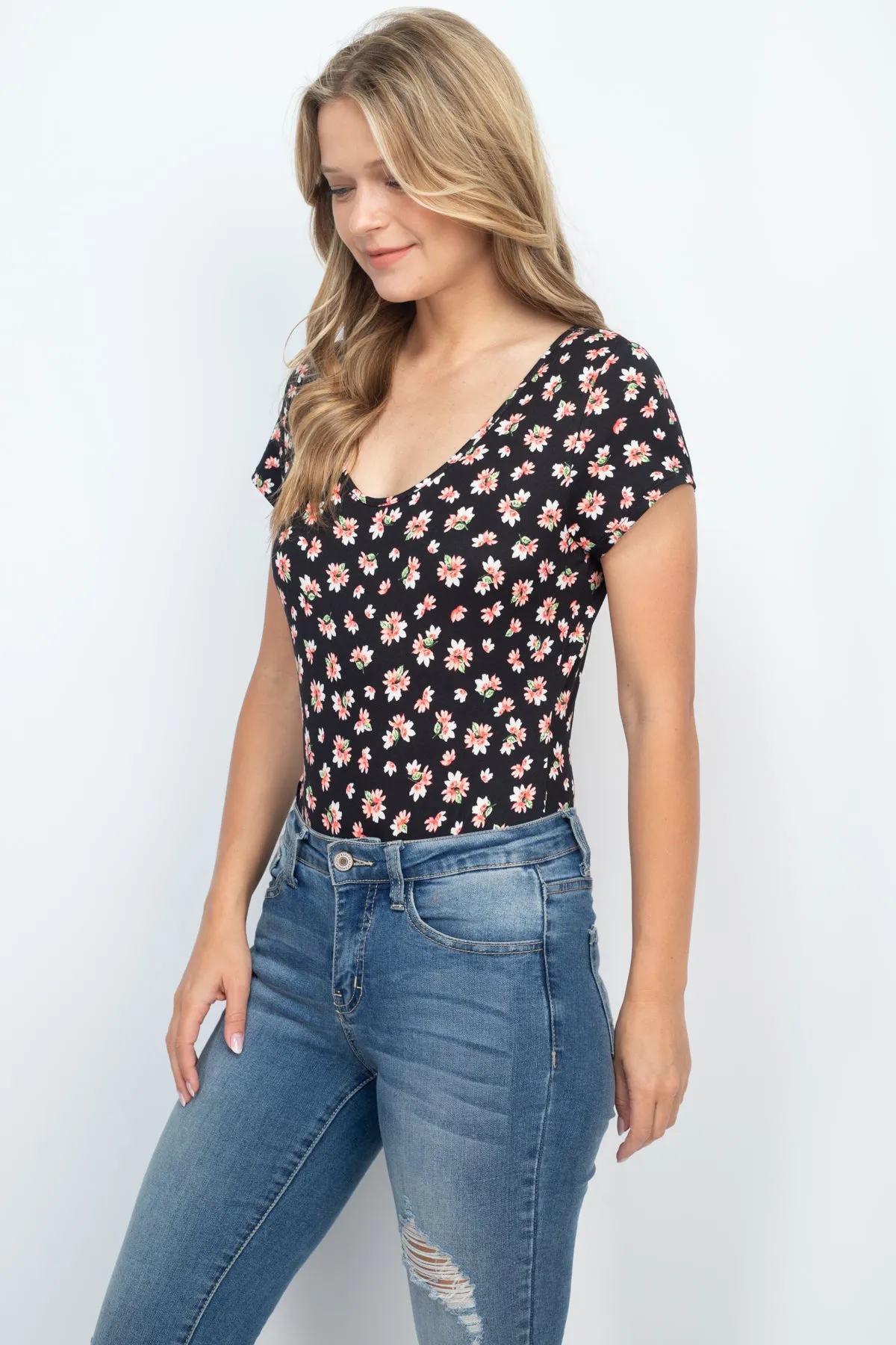 Floral Print Round Neck Bodysuit