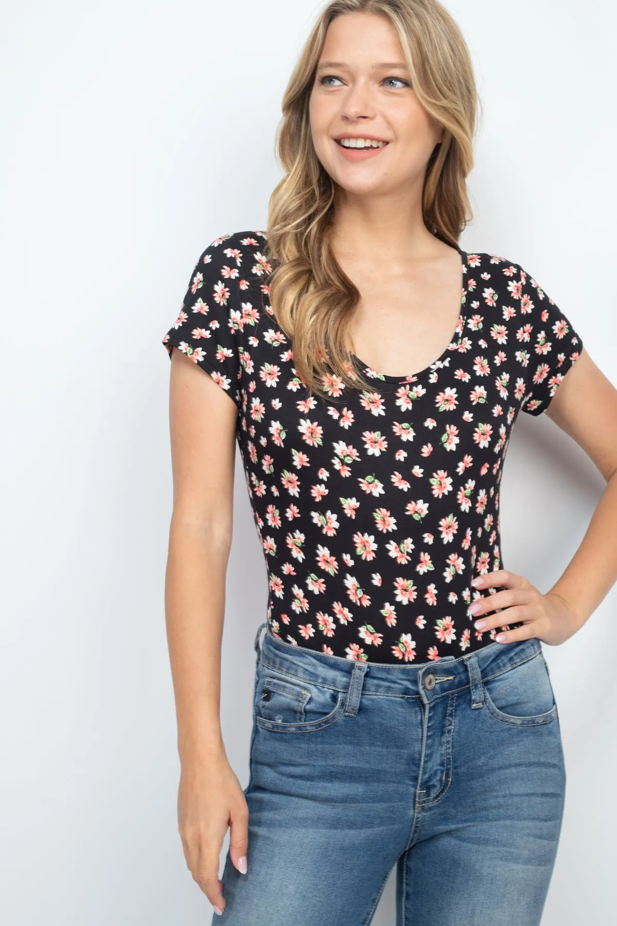 Floral Print Round Neck Bodysuit