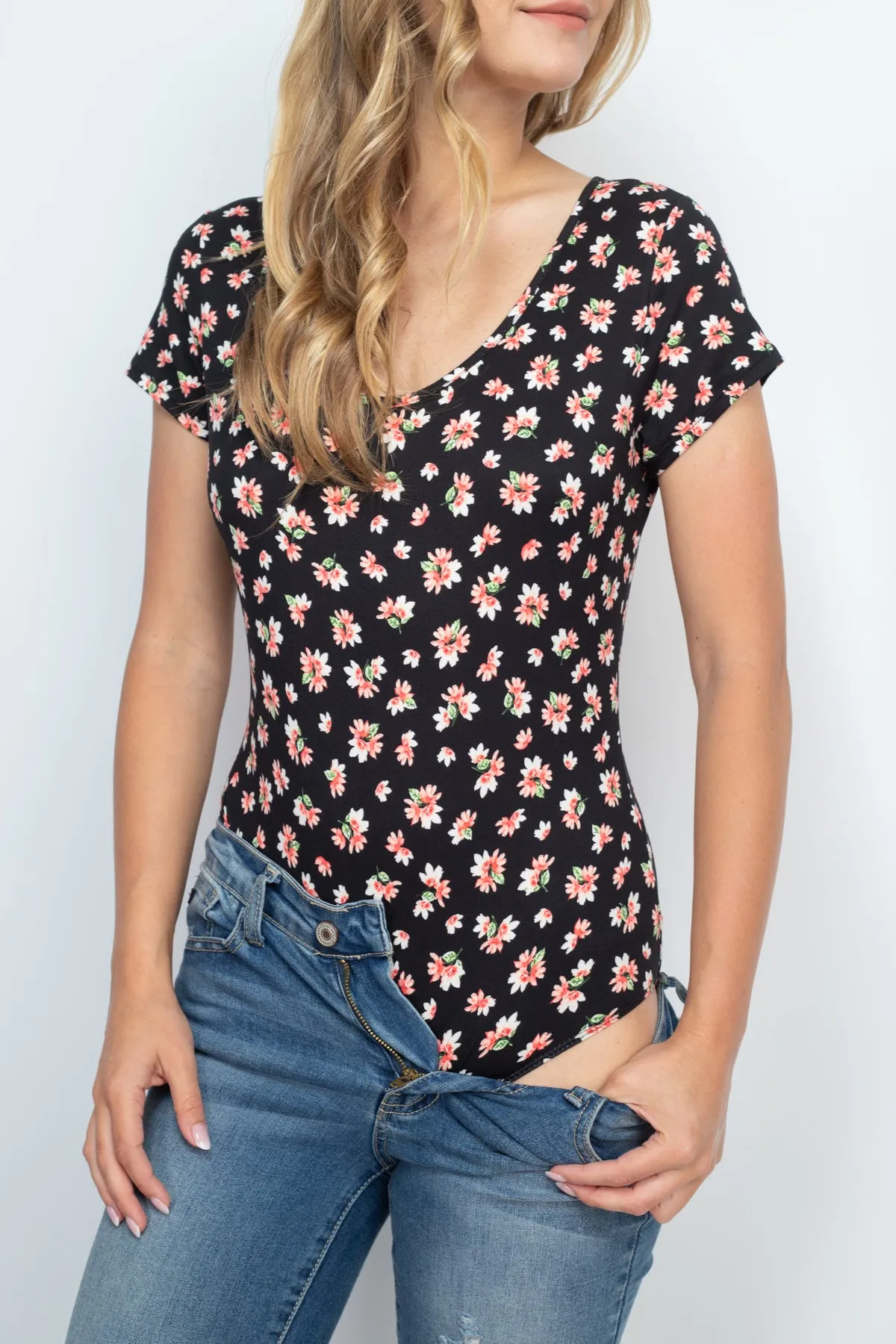 Floral Print Round Neck Bodysuit