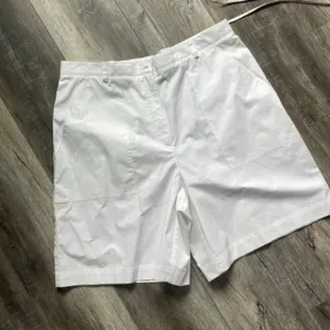 Liz Claiborne shorts Liz Golf shorts by Liz Claiborne size 16 white
