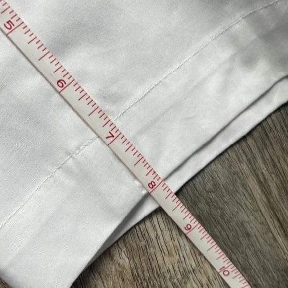Liz Claiborne shorts Liz Golf shorts by Liz Claiborne size 16 white