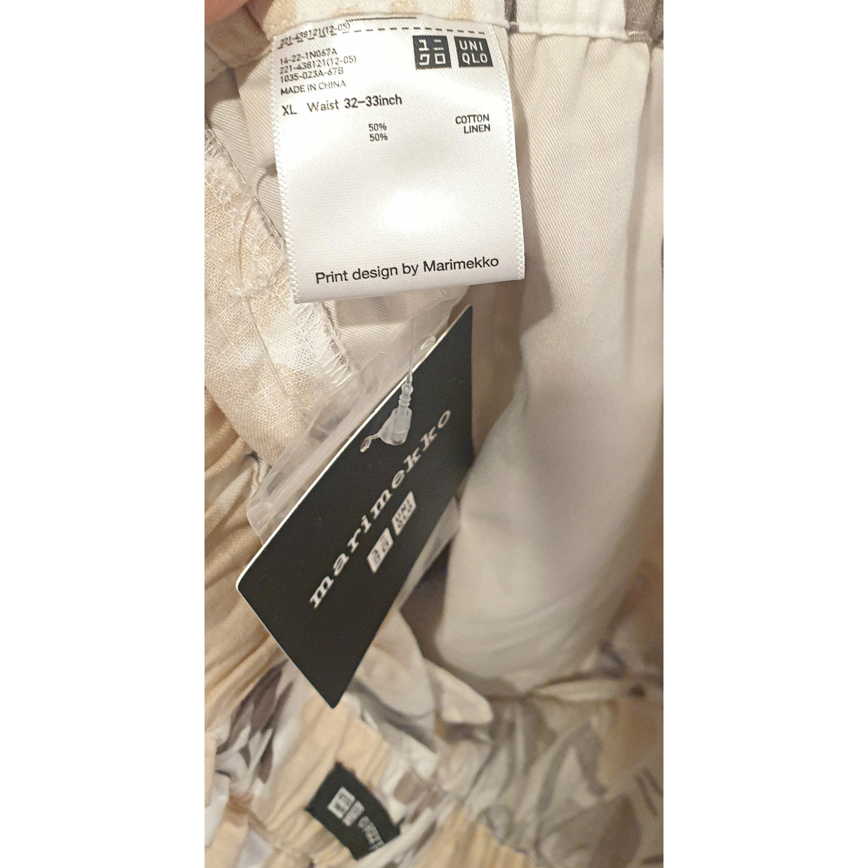 Marimekko x Uniqlo neutral floral shorts with pockets size XL (best fits 16)