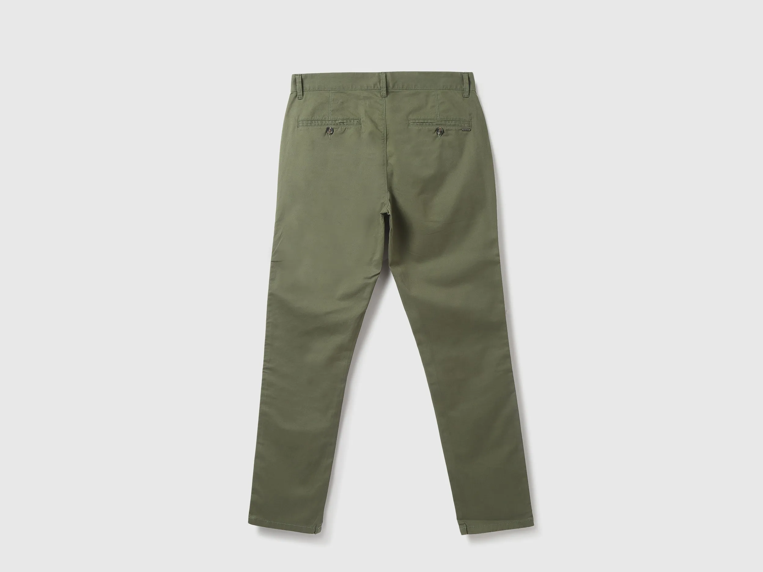 Men Solid Slim Fit Trousers
