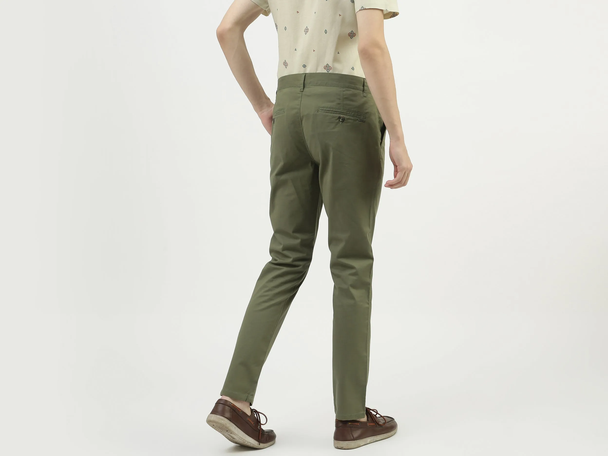 Men Solid Slim Fit Trousers