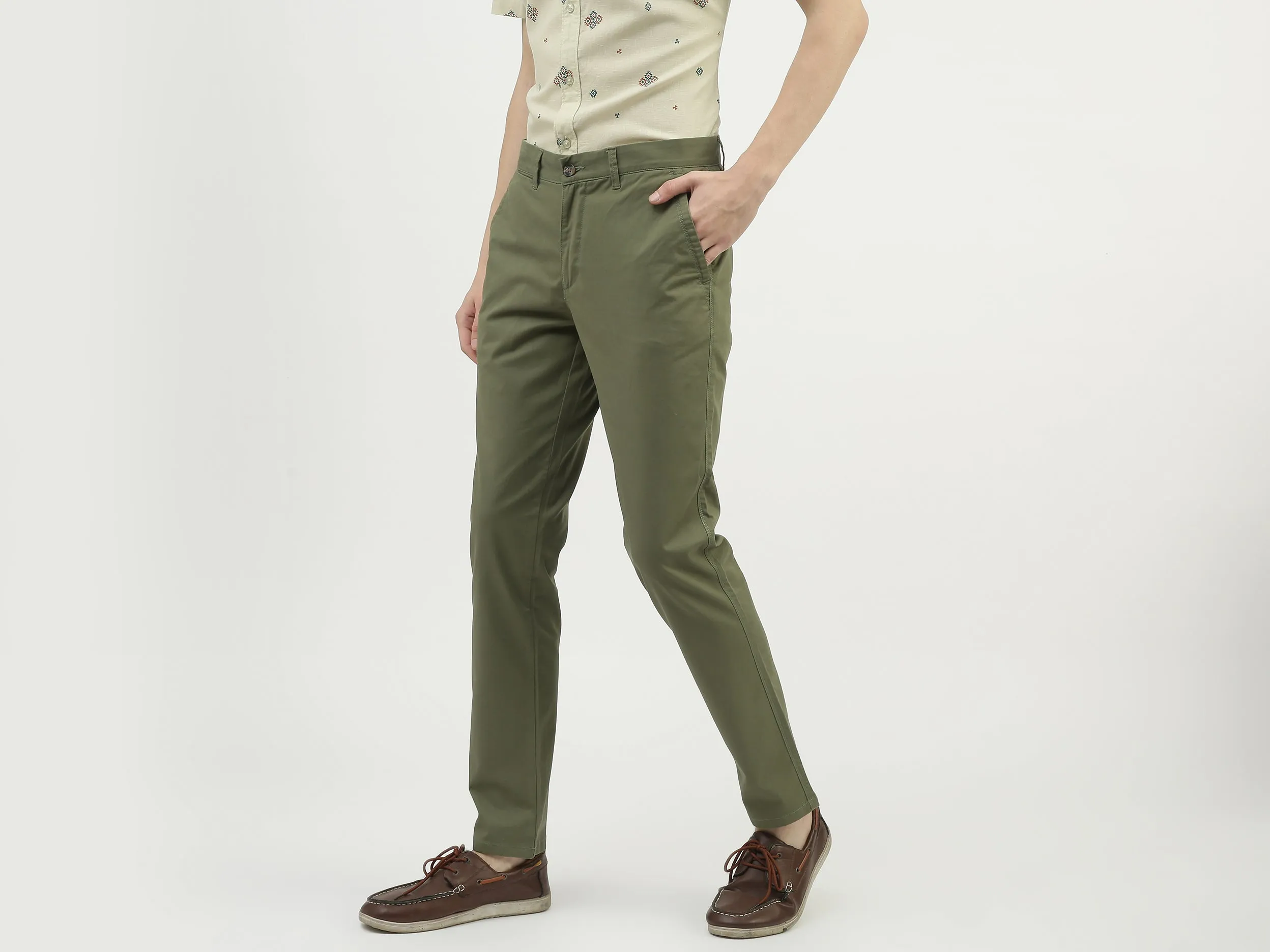 Men Solid Slim Fit Trousers