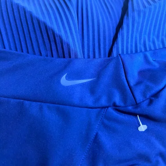 Nike Women’s || Dri-Fit 15” blue Golf Skirt Size Large