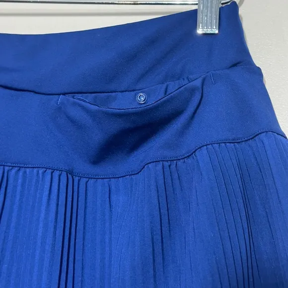Nike Women’s || Dri-Fit 15” blue Golf Skirt Size Large