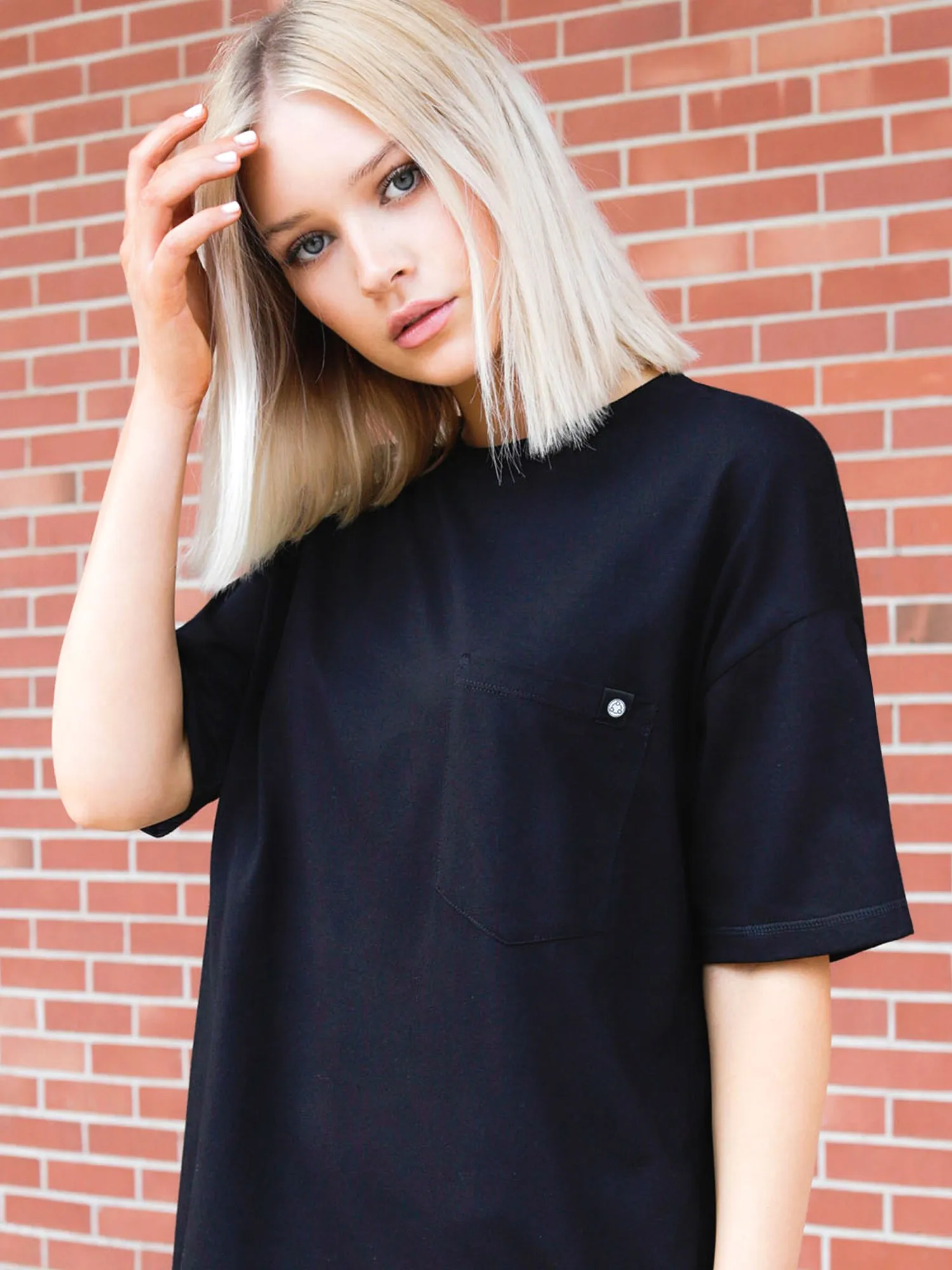 OVERSIZED POCKET TEE, BLACK