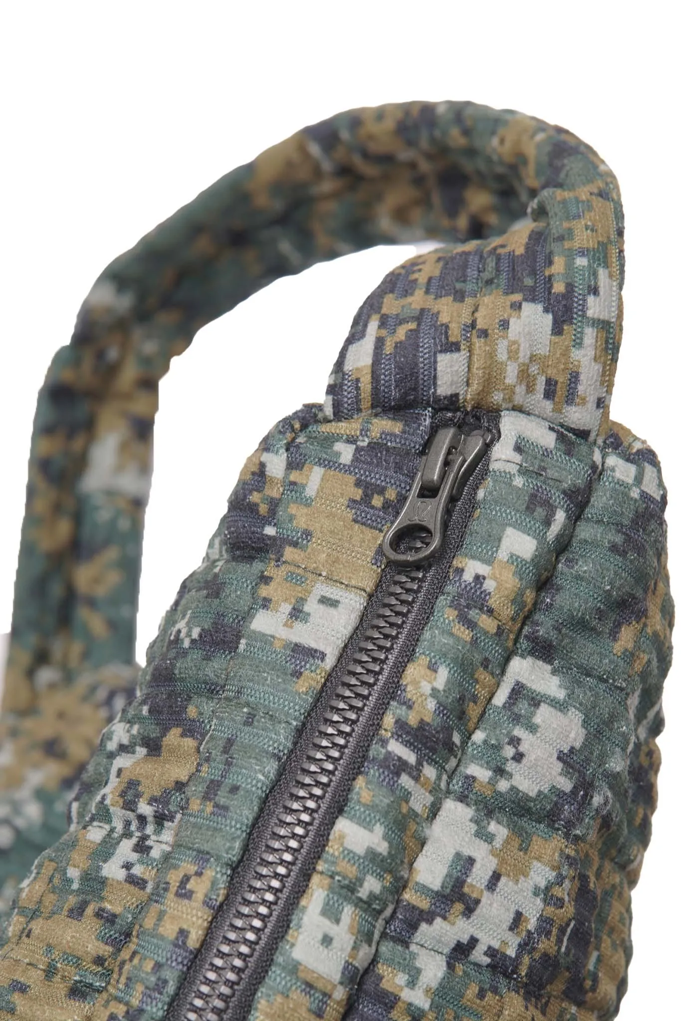 "FLOW" CROSS BAG IN DIGI CAMO