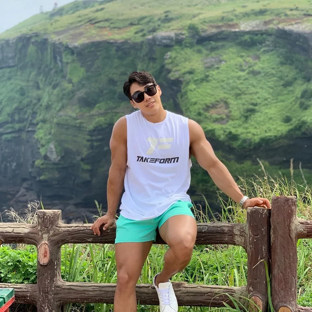 Summer Thin Mesh Lined Sports Shorts For Men