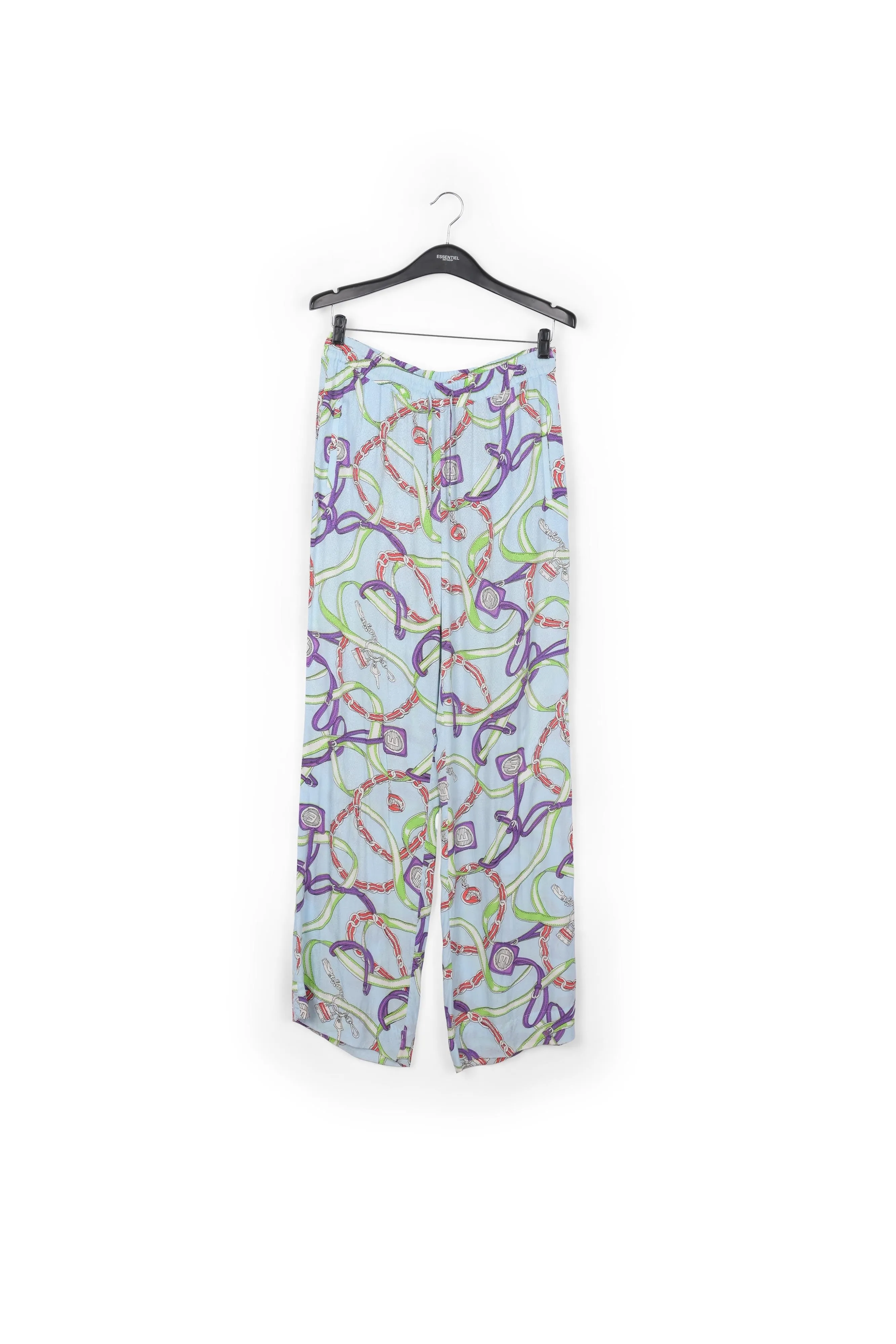 Wide leg trainer